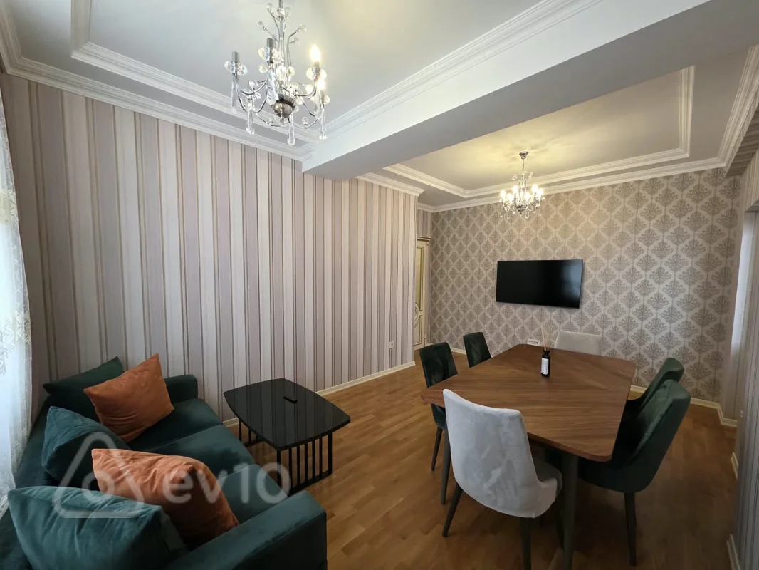 3 otaqlı mənzil, 98 m², İnşaatçılar Prospekti — kirayə — Bakı