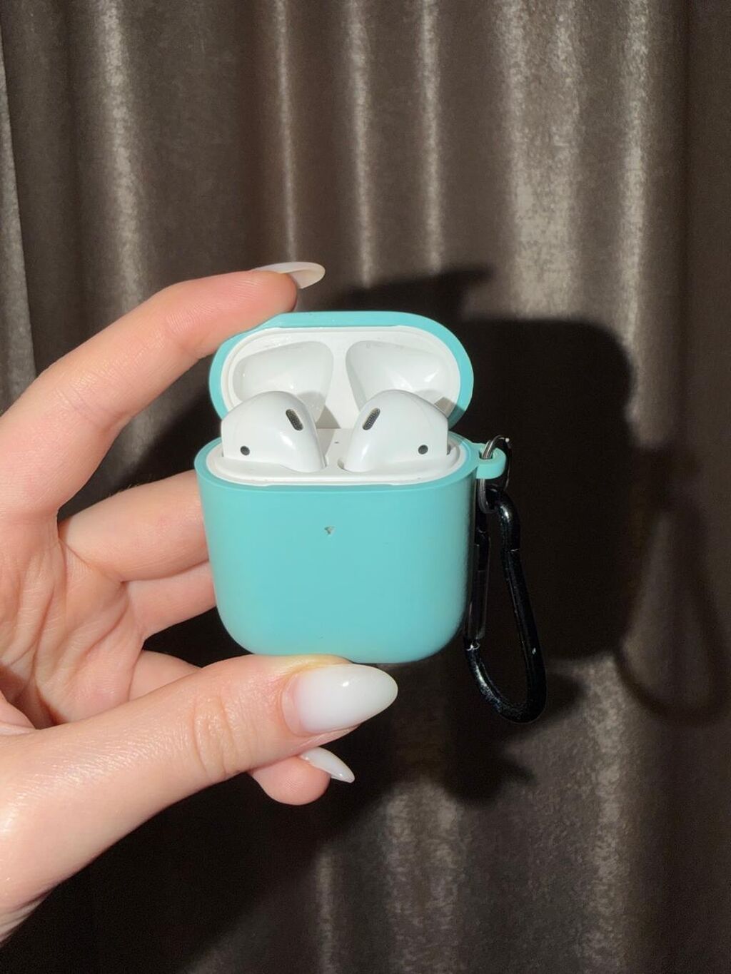 Apple AirPods (1-ci/2-ci nəsil dizaynı) – şarj qutusu ilə - Rəng: ağ — Qulaqcıqlar, Bakı (4)