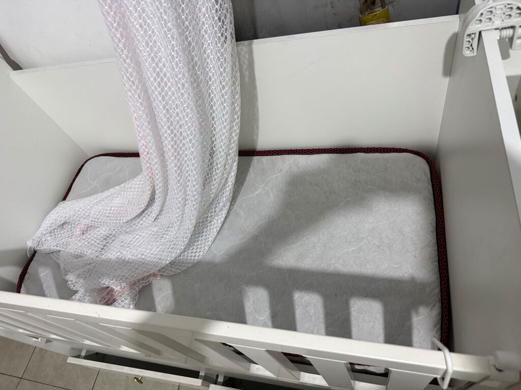 Normal veziyetdedir sadece qapaglarini duzgun yerlesdirmek lazimdi — Yataqlar, Bakı (3)