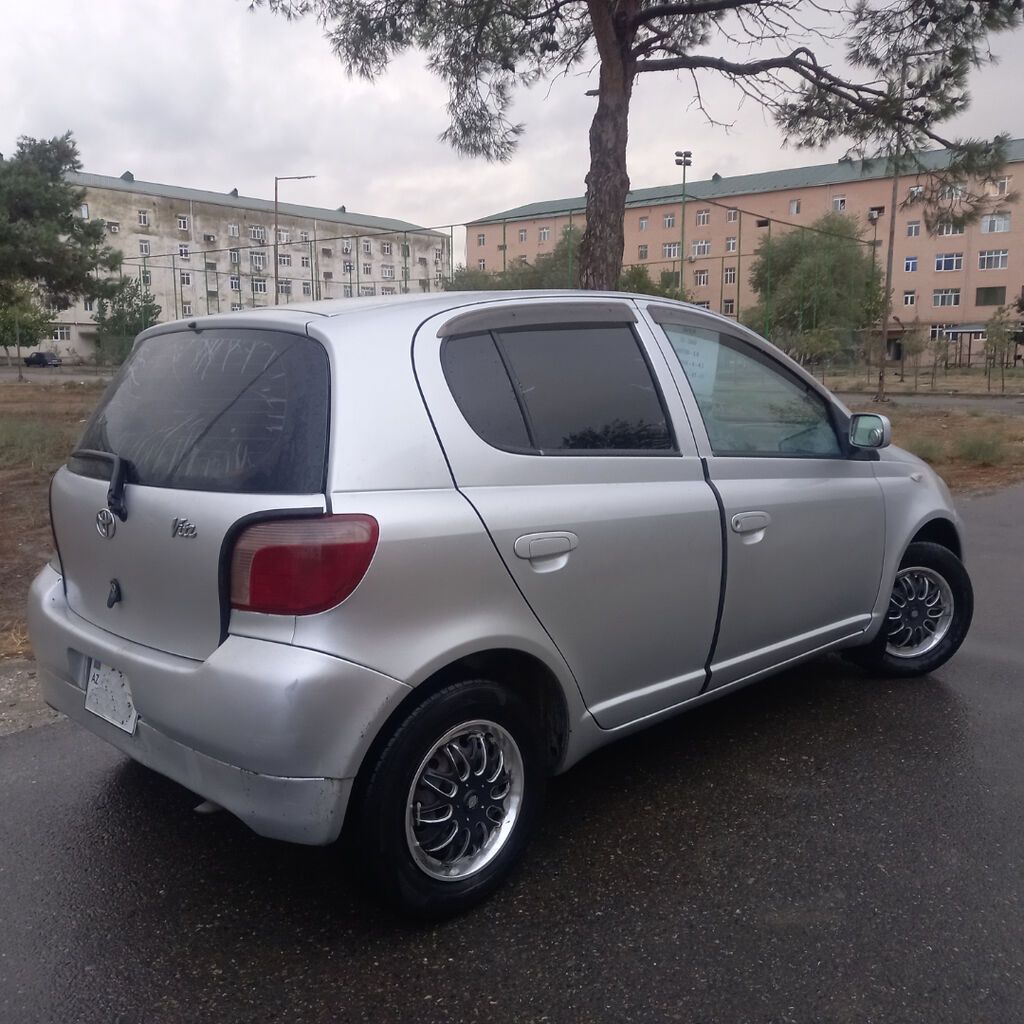 Toyota Vitz: 1 l 2000 il Hetçbek — Avtomobillər, Neftçala (4)