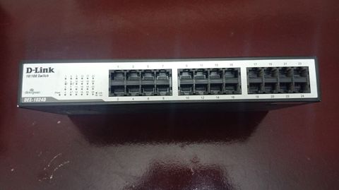 D-Link DES‑1024D 10/100 şəbəkə switchi - 24 ədəd 10/100 Mbps RJ‑45 — Digah
