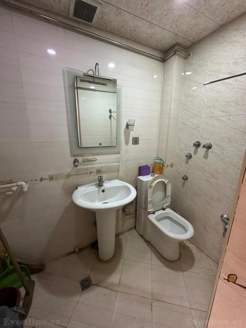 Satılır 3 otaqlı Mənzil Köhnə tikili 75 m² Bakı, Yasamal r., Nizami m — Mənzil, Bakı (5)