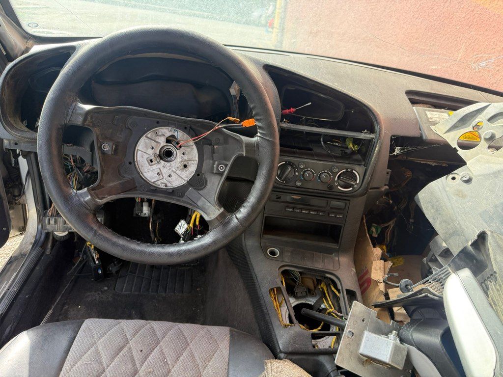 BMW 318, 1.8 L, 1994 il, 300 000 km — Avtomobillər, Bakı (2)