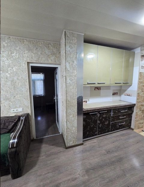 İcarəyə verilir 4 otaqlı köhnə tikili 75 m² — Bakı