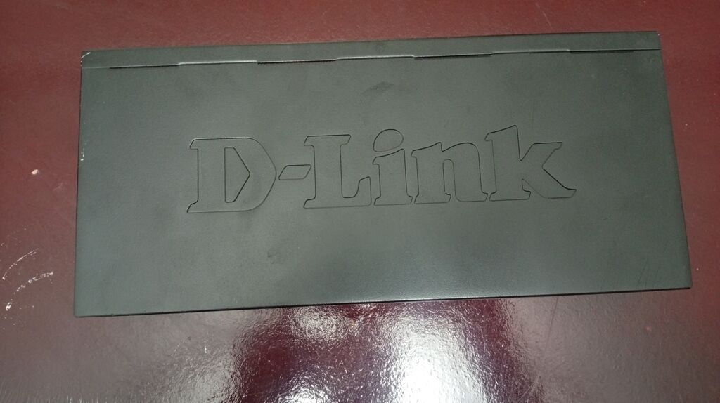 D-Link DES‑1024D 10/100 şəbəkə switchi - 24 ədəd 10/100 Mbps RJ‑45 — Şəbəkə və server avadanlığı, Digah (2)