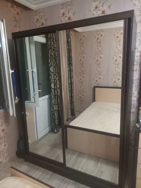 Salam yataq dest sekilde nece var heledir riyal alan gelib baxib — Sumqayıt