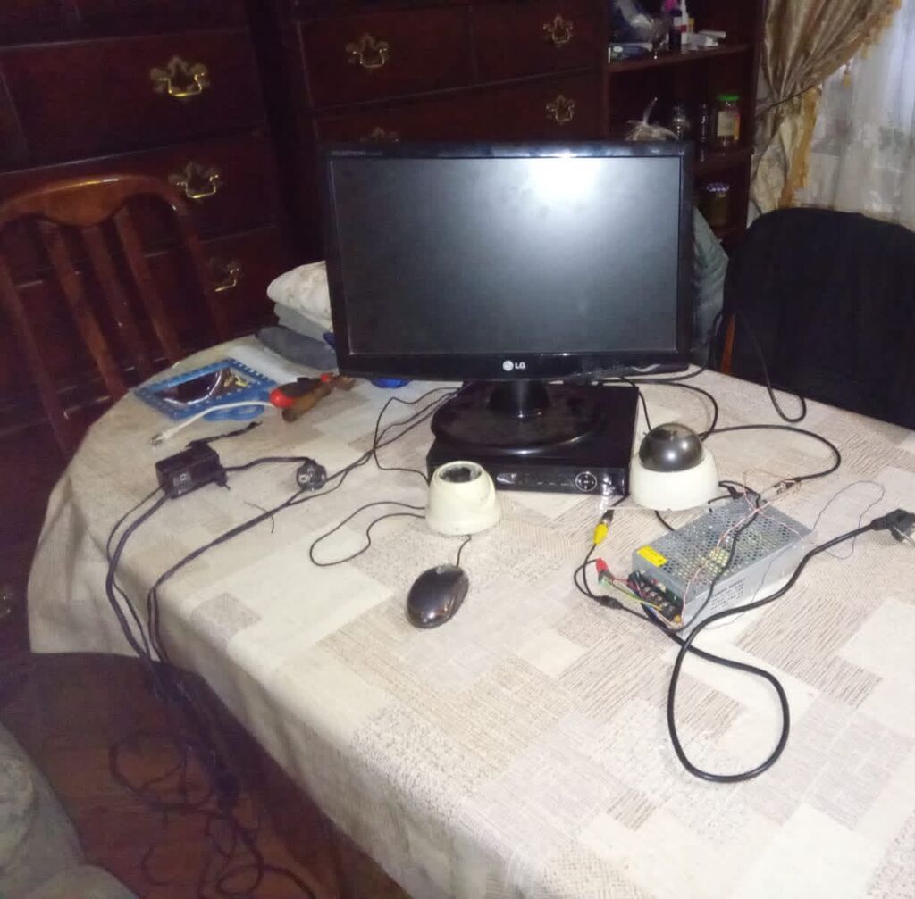 Manitor,kamera 250 azn satılır Ünvan Nərimanov Pərvin 6447 — Video kamera, Bakı