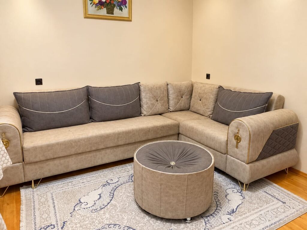Divan acilan bazali 350₼ satilir .Acilan bazali .180/3 3 ay istifade — Divanlər, Bakı