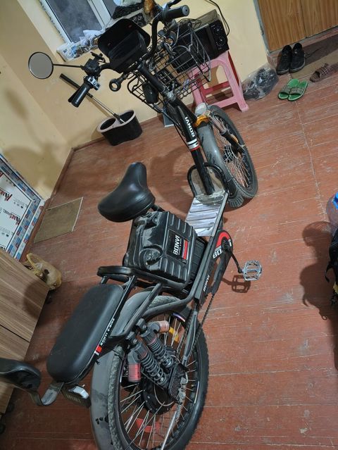 Salam, satılır elektro velosiped, sürəti yaxşı di, adapteri var,galan — Gəncə