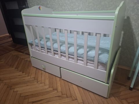 Oğlan və qız üçün, İşlənmiş, Dördbucaq, Beşik, Dəstsiz, Matras ilə, Yellənmə mexanizmi ilə — Bakı