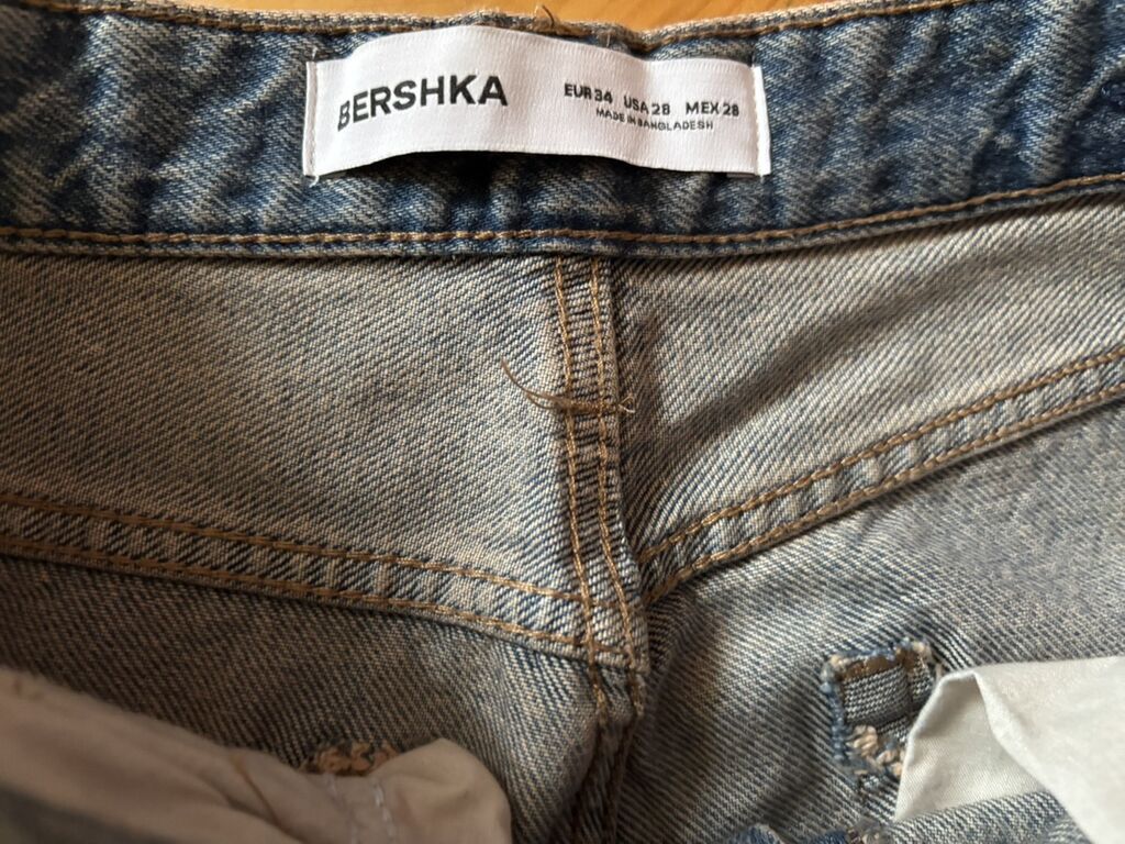 Bershka jeans Size: 34 (european 28) Condition: New Price: 30 AZN — Jinslər, Bakı (2)