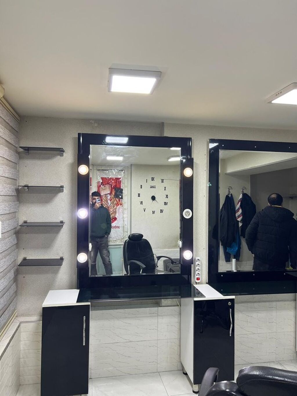 Salon üçün iki postlu bərbər/vizaj güzgü dəsti - Dəst: yanaşı — Salon mebeli, Bakı (2)