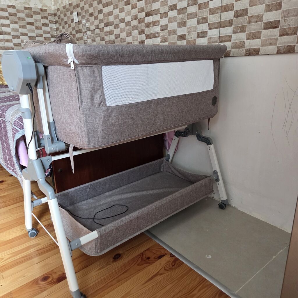 Oğlan və qız üçün, İşlənmiş, Dördbucaq, Beşik, Dəstsiz, Matras ilə, Yellənmə mexanizmi ilə — Bəşikləri, Bakı (4)