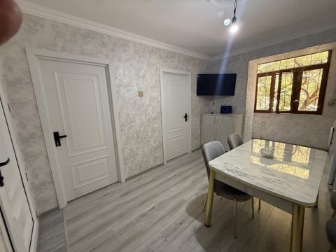 Satış: 3 otaqlı Köhnə tikili, 40 m², Binəqədi rayonu — Mənzil