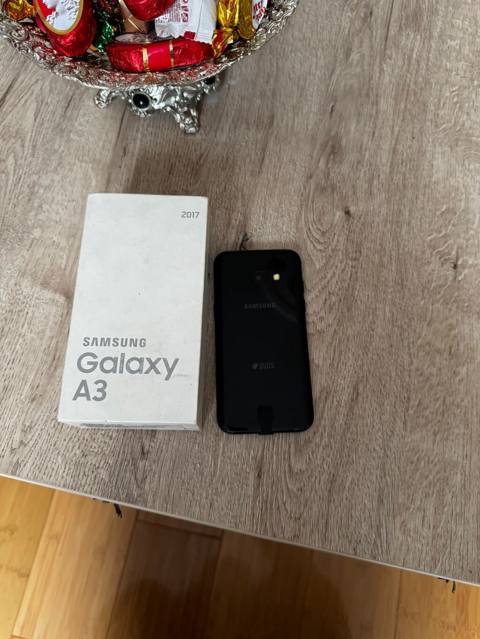 Samsung Galaxy A3 2017, 16 GB, rəng - Qara, İki sim kartlı — Bakı