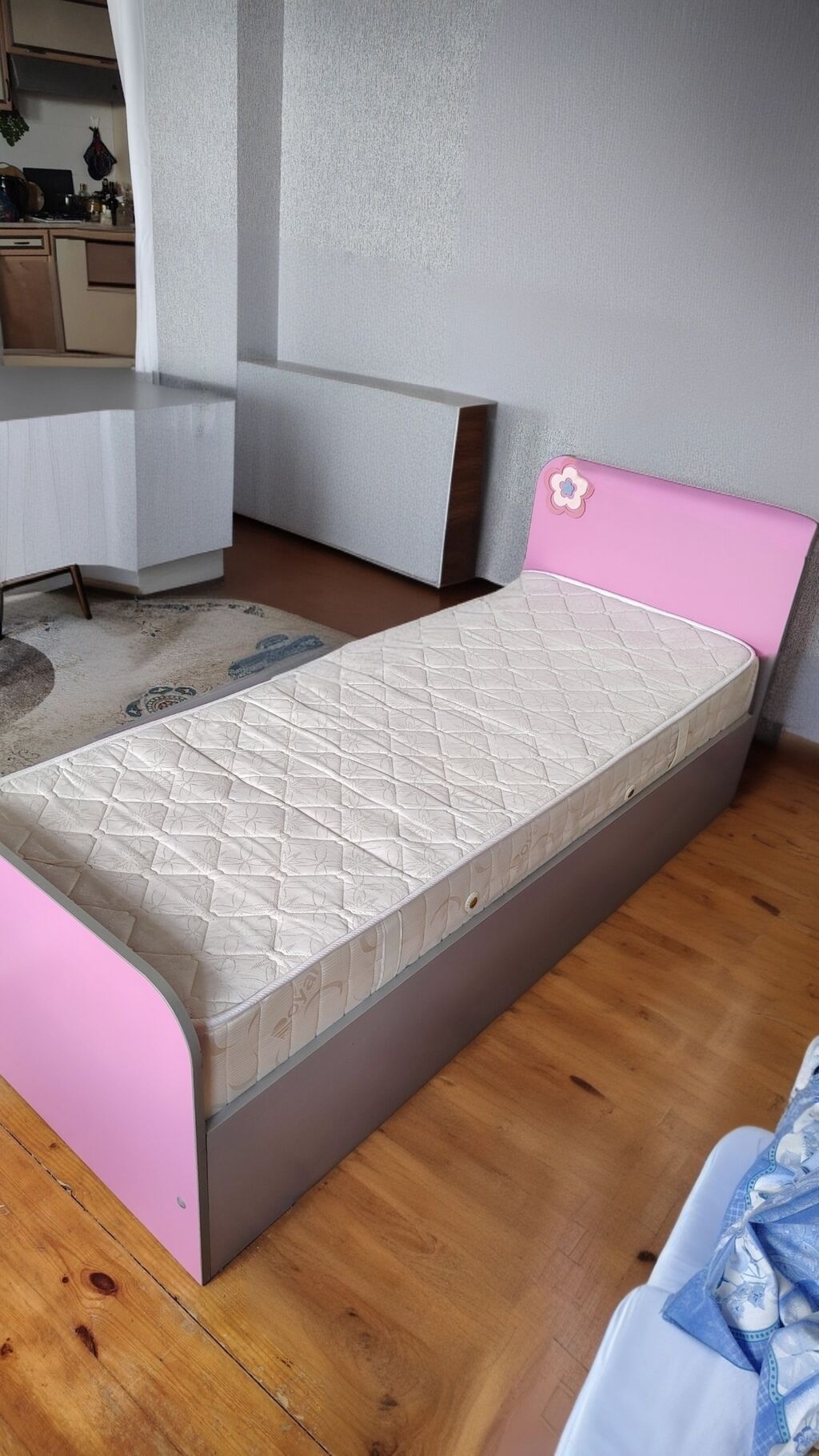 Qız üçün, İşlənmiş, Çarpayı, Bazasız, Matras ilə, Siyirməli — Yataqlar, Bakı (2)