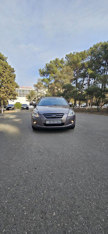Kia Ceed SW, 1.6 L, 2008 il, 335 700 km — Sumqayıt