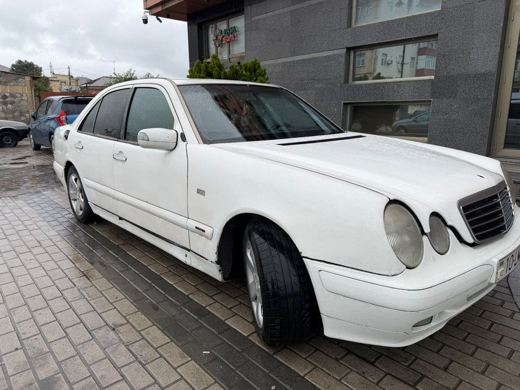 Mercedes E 220, 2.2 L, 1995 il, 500 000 km — Avtomobillər, Quba (2)