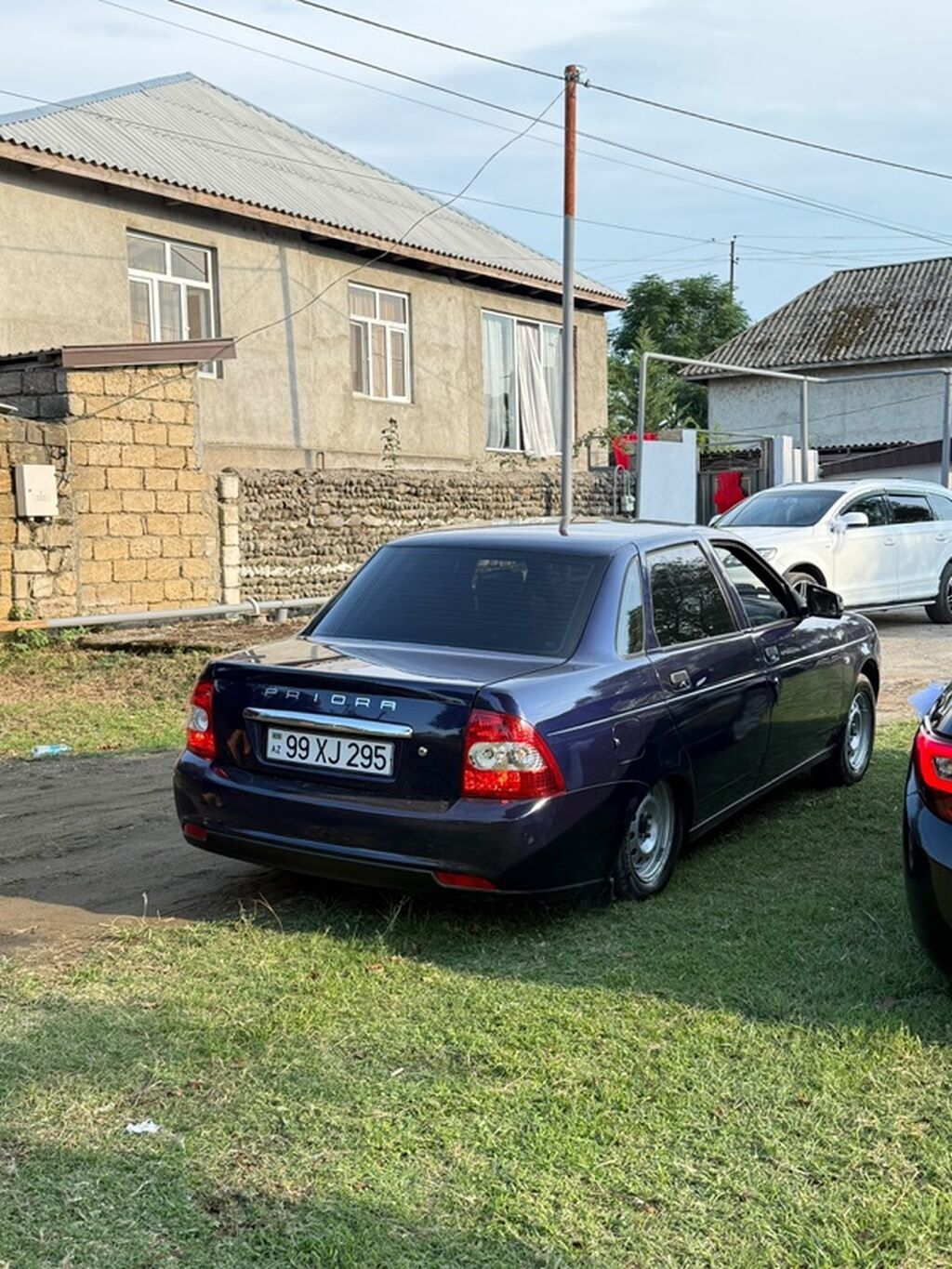 Lada Priora sedan – tünd göy rəng, AZ nömrə nişanı 99 XJ 295. Maşın — Avtomobillər, Bakı (3)