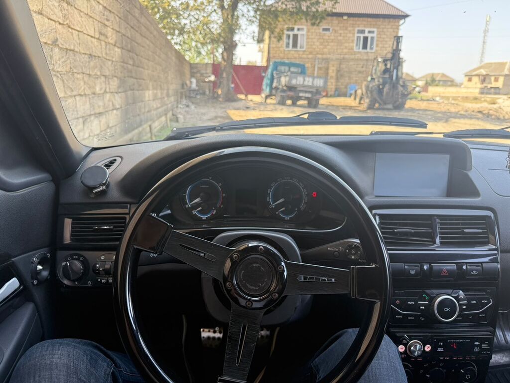 Lada Priora sedan – tünd göy rəng, AZ nömrə nişanı 99 XJ 295. Maşın — Avtomobillər, Bakı (6)