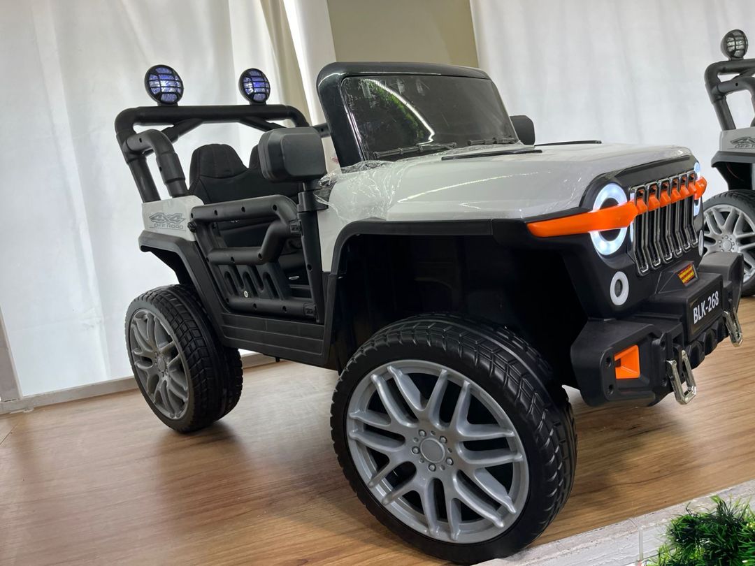 Uşaq elektromobili Jeep Wrangler BLK 268 4x4 — Uşaq avtomobilləri, Bakı (4)