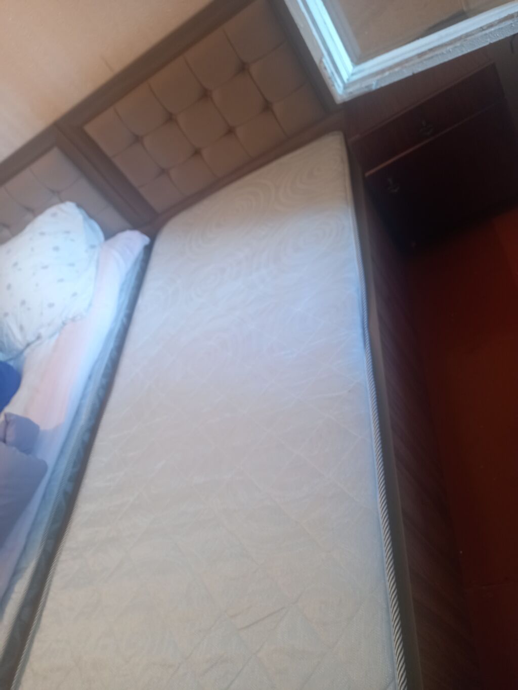 İşlənmiş, Təknəfərlik çarpayı, Bazasız, Matras ilə, Siyirməsiz — Yataqlar, Bakı (3)