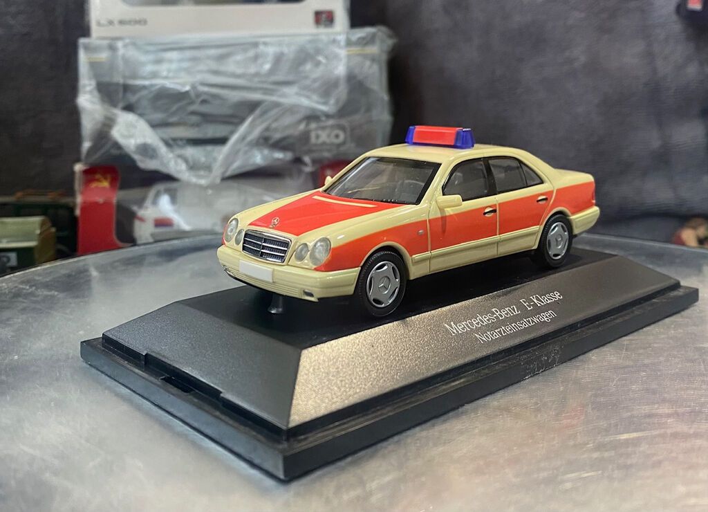 Mercedes, 1995 il, 1:43, Dəmir, Ödənişli çatdırılma — Modellar, Bakı (3)