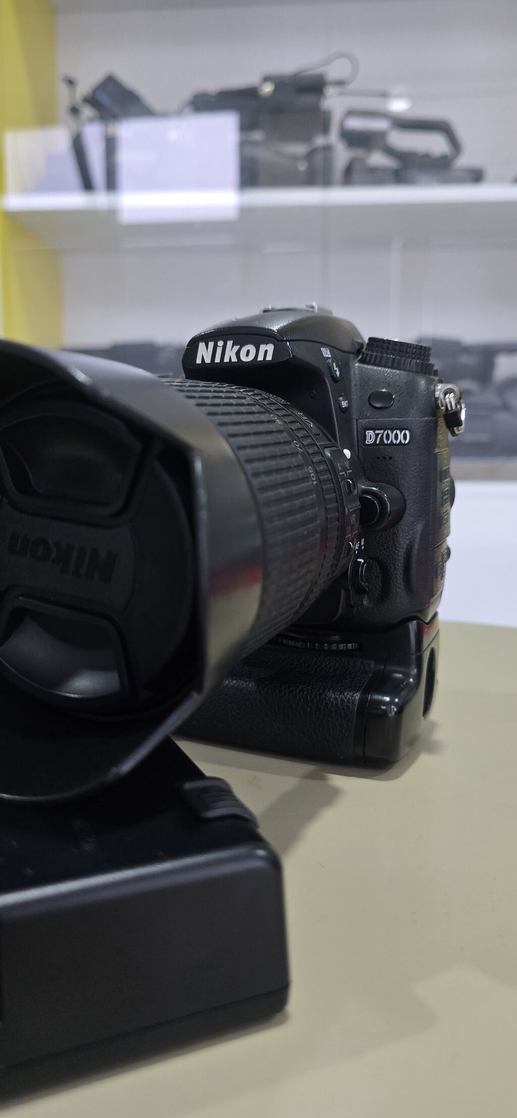 Nikon D7000/18-105 abiyektiflə + Qrip adaptr,batareka remen — Fotoaparat, Şəki (3)