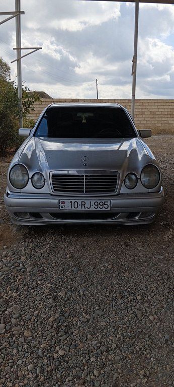 Mercedes E 230, 2.3 L, 1995 il, 200 000 km — Goranboy
