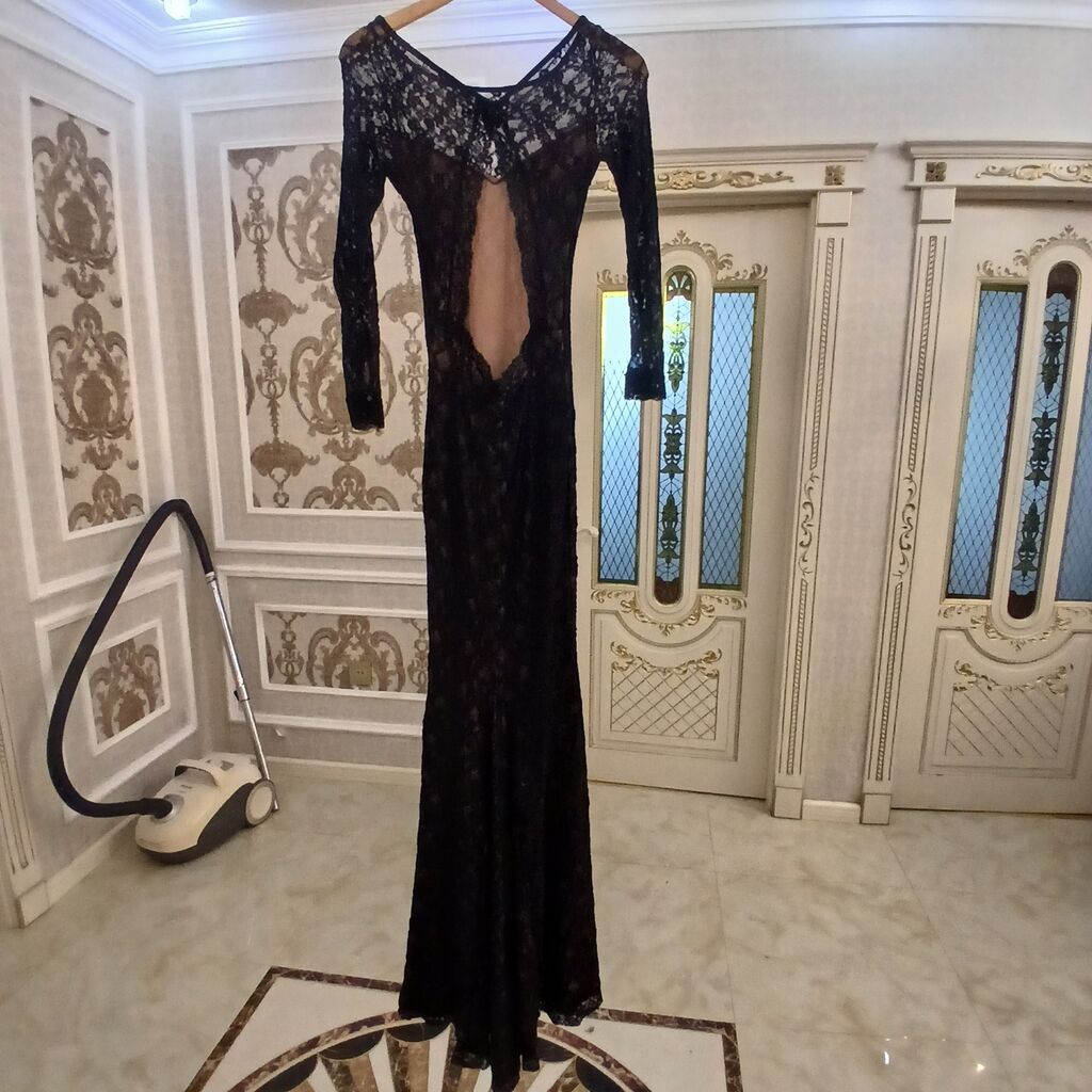 Uzun qara krujeva (dantelli) axşam geyimi - Model: bədənə oturan — Axşam paltarları, Bakı (2)