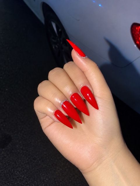 Qırmızı “stiletto” manikür – gel lak dizayn - Forma: Uzun, iti uclu — Bakı