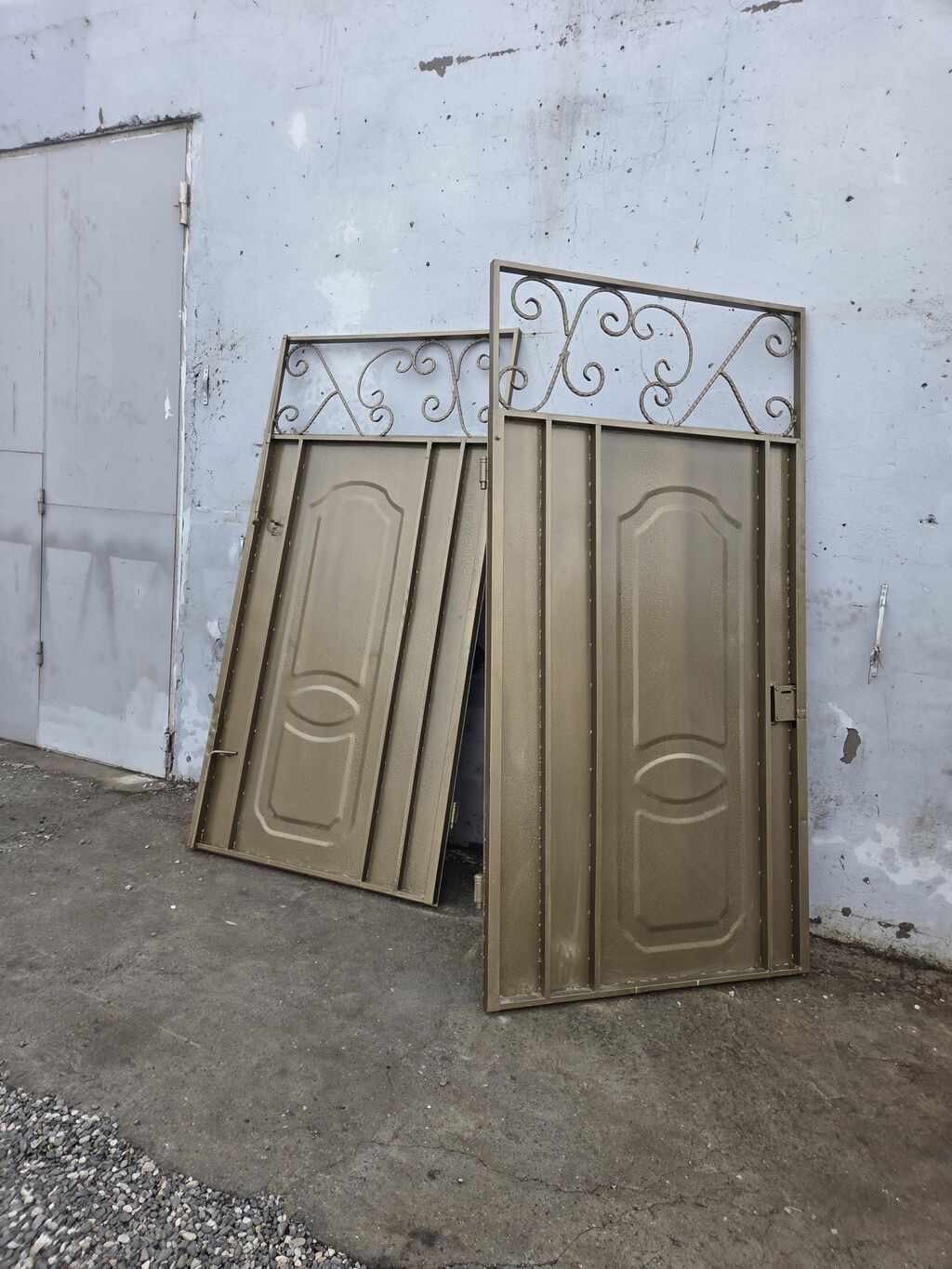 Metall qapı dəsti – dekorativ şəbəkəli üst hissə ilə - Material: tam — Pəncərələr, qapılar, balkonlar, Bakı (3)