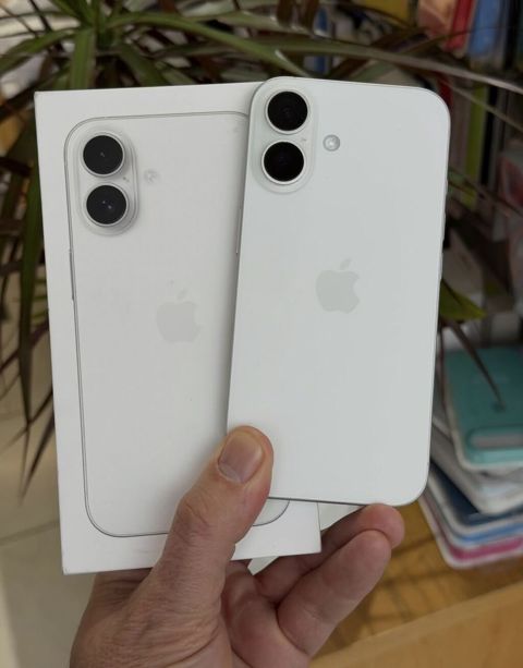 IPhone 16, 128 GB, Ağ, Zəmanət, Simsiz şarj, Face ID — Bakı