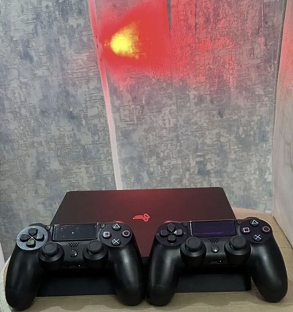 Sony PlayStation 4 Slim + 2 ədəd DualShock 4 pultu - Model: PS4 Slim — Oyun konsolları, Bakı (2)