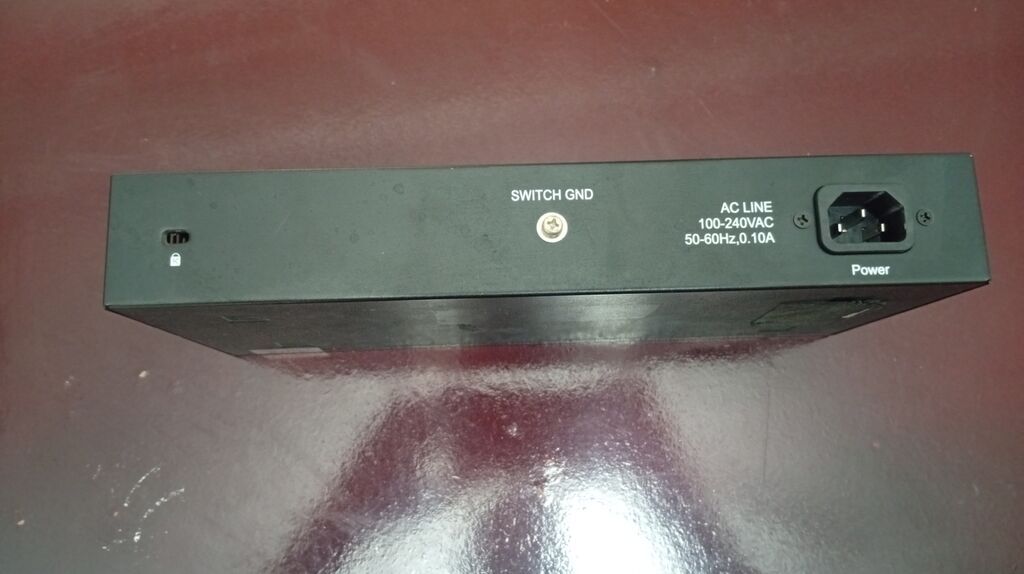 D-Link DES‑1024D 10/100 şəbəkə switchi - 24 ədəd 10/100 Mbps RJ‑45 — Şəbəkə və server avadanlığı, Digah (3)