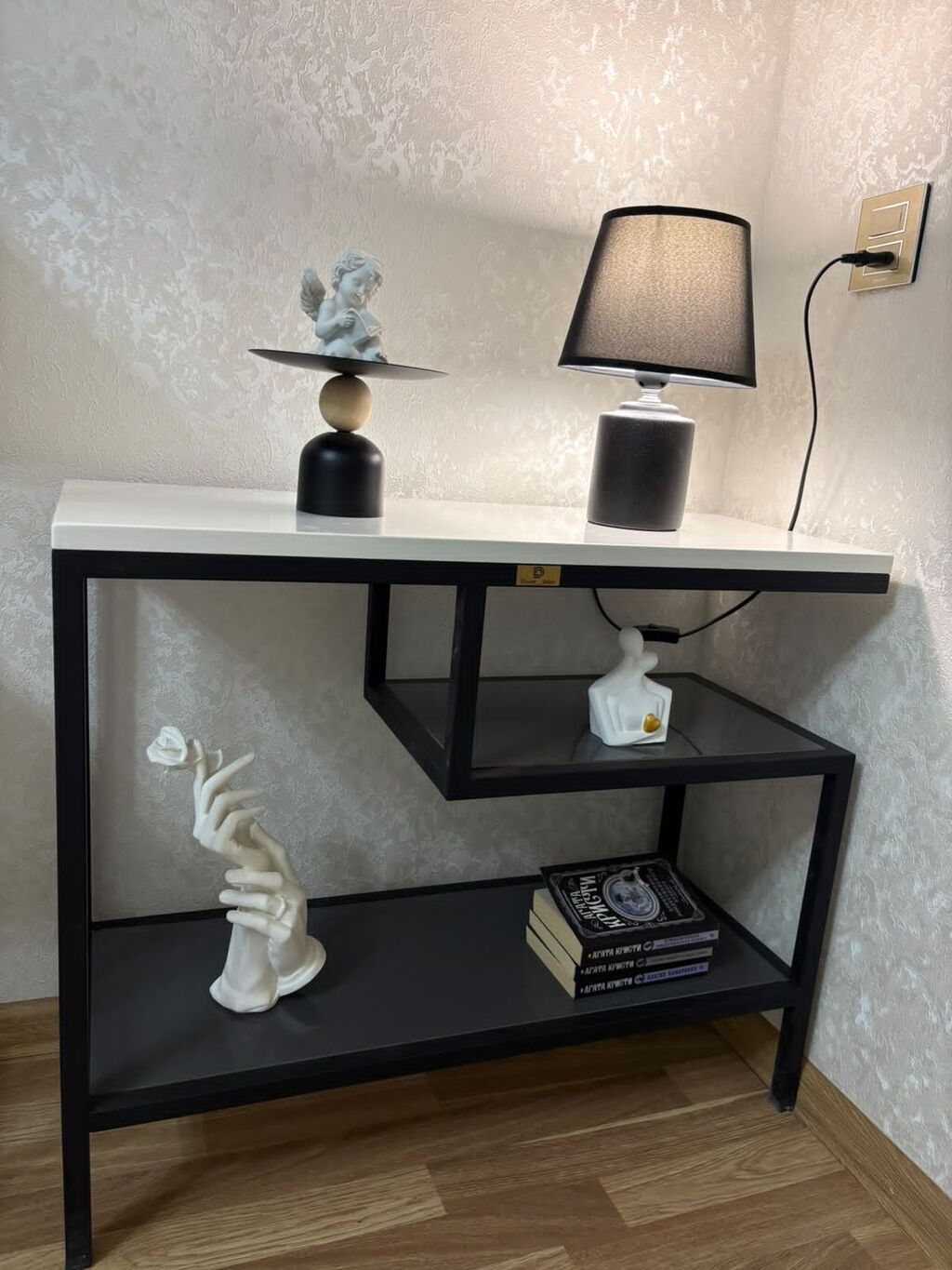 Modern loft üslubunda konsol/yan masa Unvani Hezi Aslanov - Dizayn — Masalar, Bakı (3)