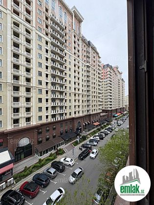 Satılır 4 otaqlı 110 m² köhnə tikili Elmlər Akademiyası m