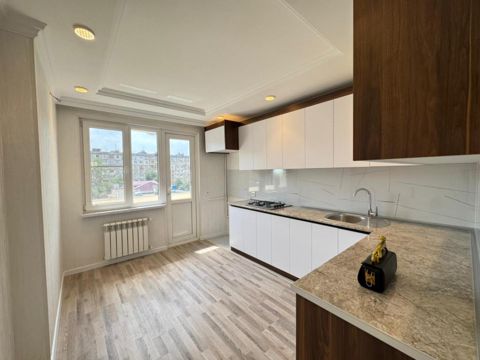 Satılır 2 otaqlı köhnə tikili 60 m² — Bakı