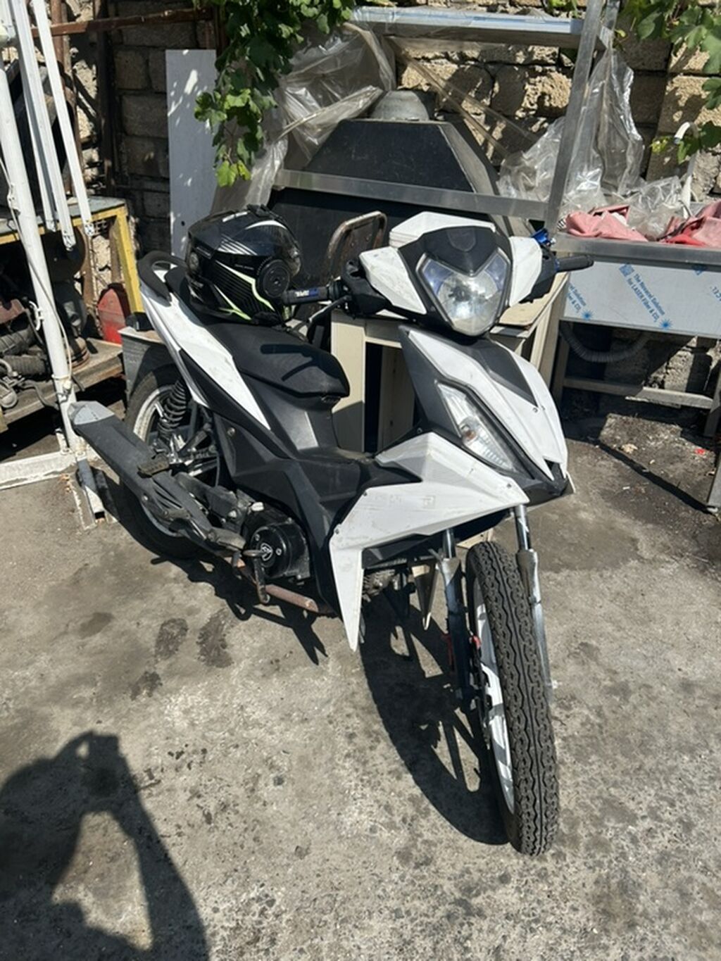 Sport tipli skuter/moped - Korpusu aq-qara rəng sxemi ilə idman — Mopedlər və skuterlər, Bakı