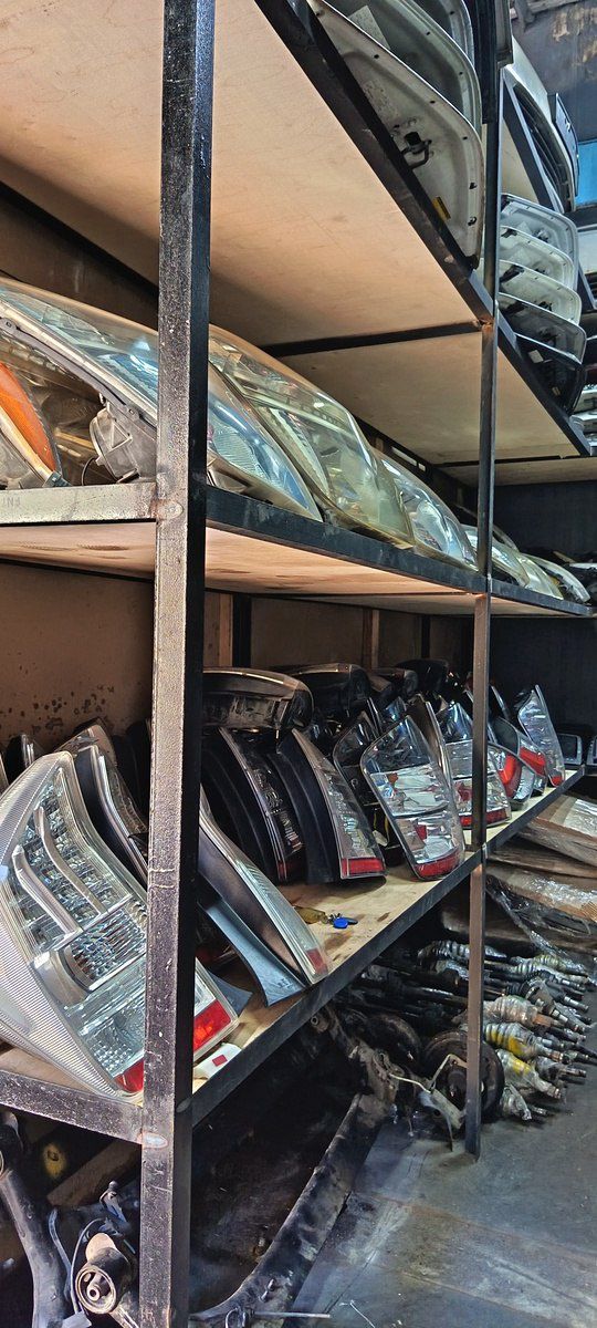 Toyota Prius stop işıqları — Ehtiyat hissələri və aksesuarlar, Bakı (2)