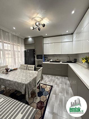 Satılır 5 otaqlı 125 m² köhnə tikili Badamdar