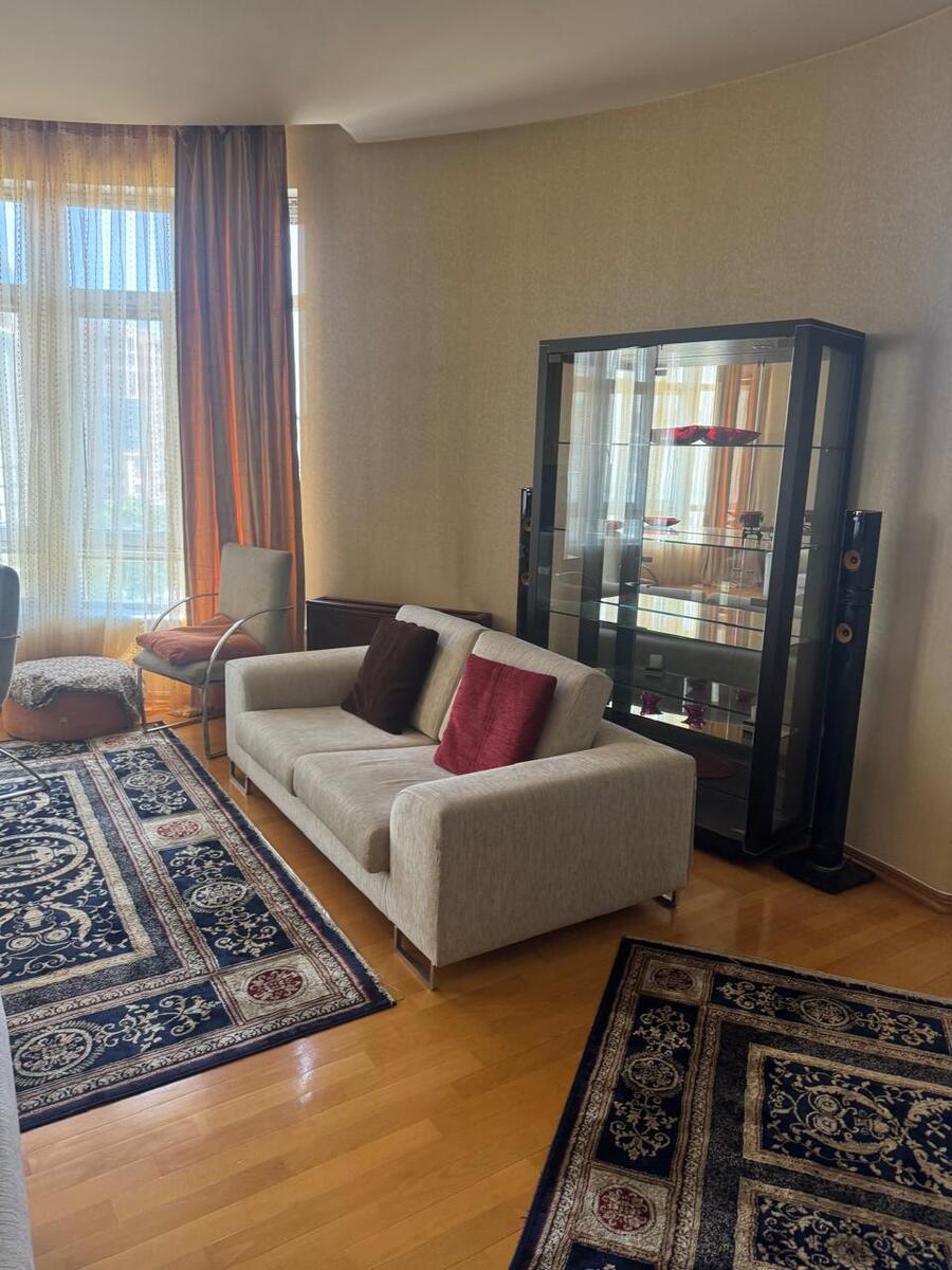 İcarəyə verilir 4 otaqlı yeni tikili 225 m² — Mənzil, Bakı (4)