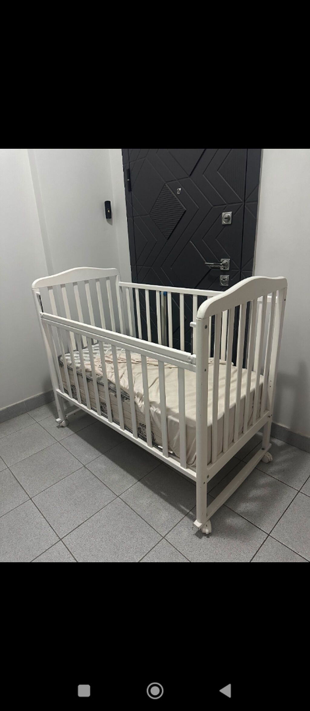 Oğlan və qız üçün, İşlənmiş, Dördbucaq, Beşik, Dəstsiz, Matras ilə, Yellənmə mexanizmsiz — Bəşikləri, Bakı (4)