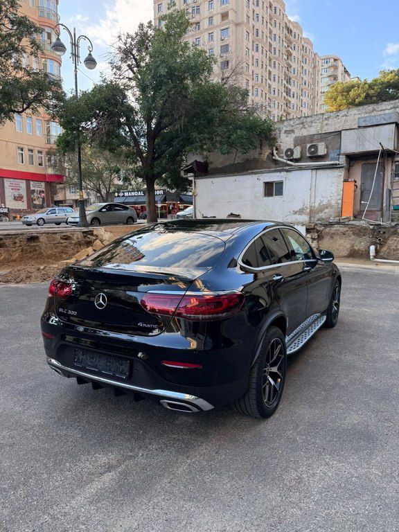 Mercedes GLC 300 4MATIC Coupe, 2.0 L, 2020 il, 100 000 km — Avtomobillər, Bakı (4)