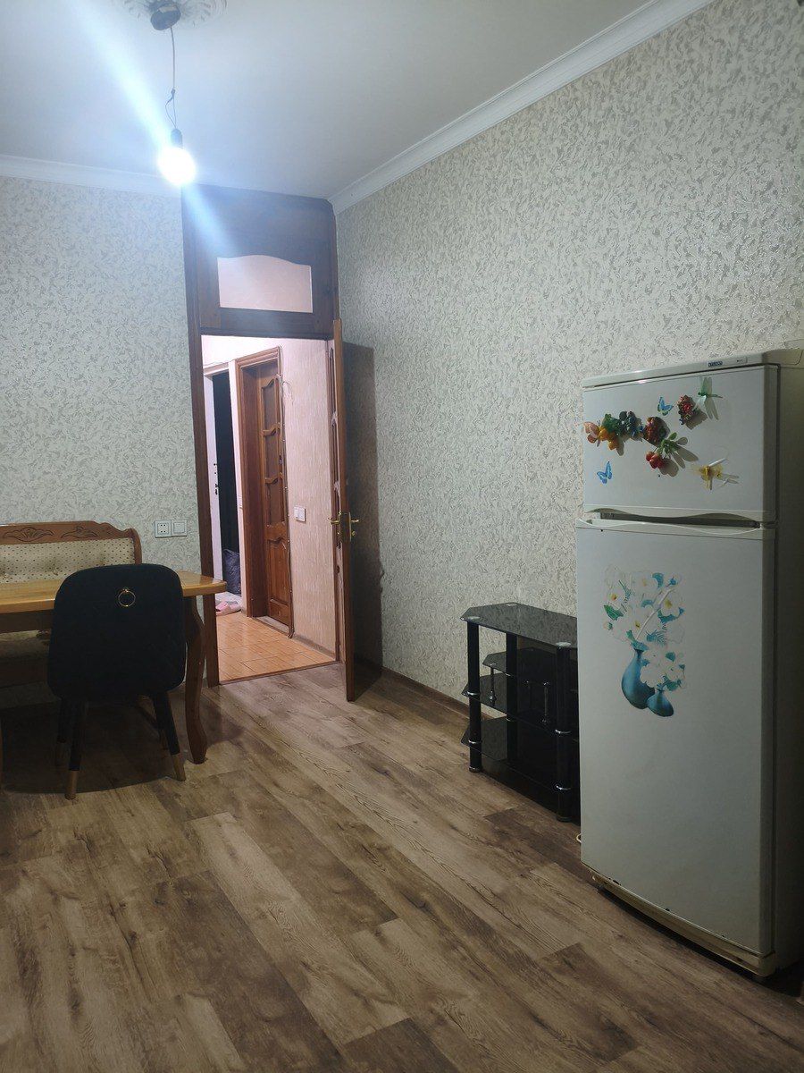 İcarəyə verilir 2 otaqlı köhnə tikili 75 m² — Mənzil, Bakı (7)