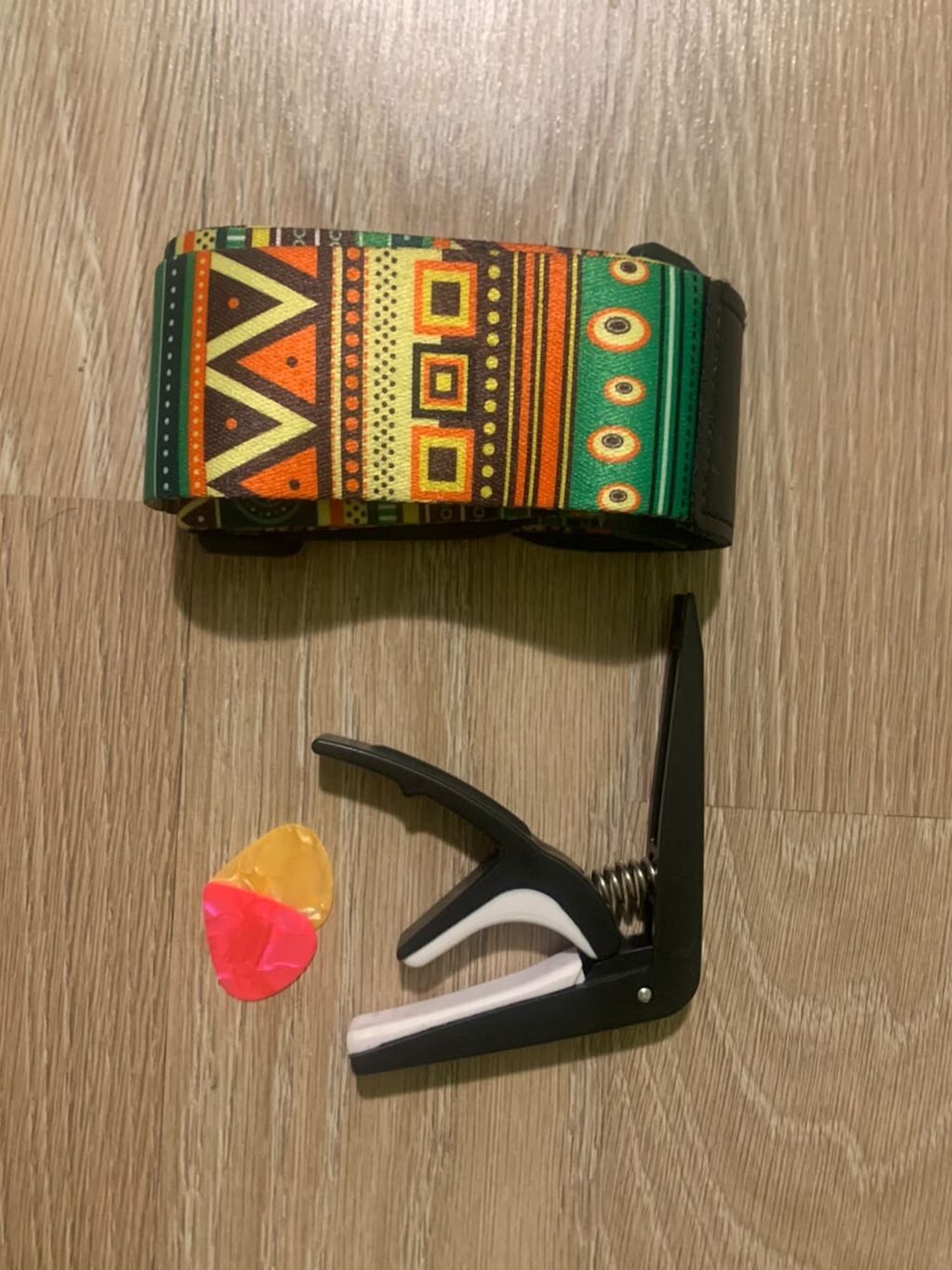 Akkustik gitar dəsti – qara rəng, kəsikli (cutaway) korpus — Gitarlar və digər simli alətlər, Bakı (2)