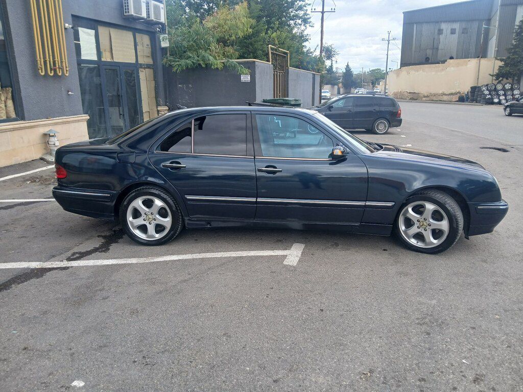 Mercedes E 240, 2.4 L, 1998 il, 200 000 km 90-FX-958 — Avtomobillər, Bakı (4)