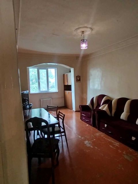 İcarəyə verilir 3 otaqlı köhnə tikili 85 m² — Bakı