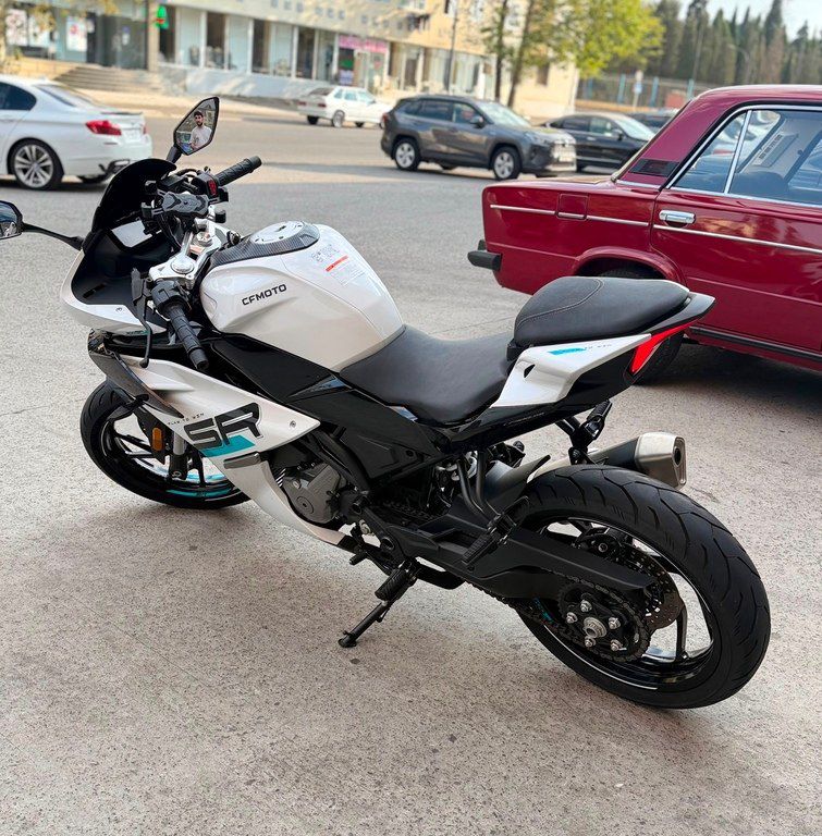 Cfmoto 300 SR-S, 300 sm3, 2024 il, 6 400 km — Motosikletlər, Bakı (6)