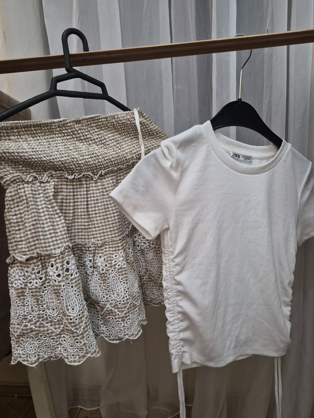 Qadın geyim dəsti və ayrı-ayrı elementlər birlikde 20m 1) Ağ T-shirt — Kostyum, Bakı